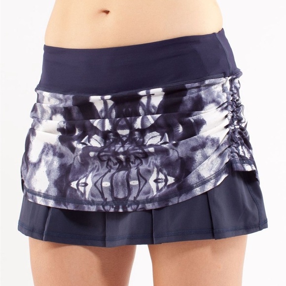 Lululemon Run: Chase Me Skirt - Picture 1 of 8
